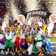 Die Europa League geht ab Sommer in die Saison 2023/24. Alles was sie dazu wissen müssen finden Sie hier. In der letzten Saison hat der FC Sevilla sich die Trophäe gesichert.