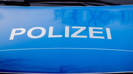 In Oberhausen wurde ein roter Audi angefahren. Die Polizei sucht nun nach Zeugen. 
