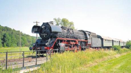 Am Sonntag, 15. Juli, fahren die Museumszüge des Bayerische Eisenbahnmuseums auf der „Romantischen Schiene“ zur traditionsreichen Kinderzeche nach Dinkelsbühl. 