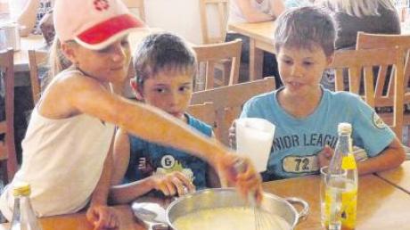 Kinder aus Fremdingen lernten in den Ferien, wie Käse hergestellt wird.  