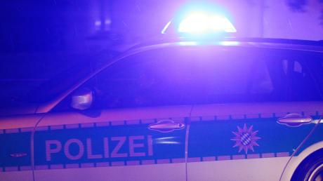 Mit zwei Promille hat ein 24-Jähriger in Kühbach einen Unfall verursacht. Symbolbild