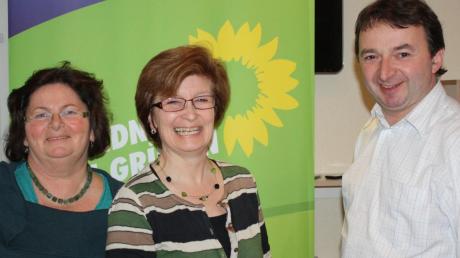 Am Wochenende tagte der Bezirksverband Schwaben der Grünen im Bildungshaus in Reimlingen. Auf unserem Bild von links: Bezirksvorsitzende Christine Kamm sowie die Kreisvorsitzenden Ursula Kneißl-Eder und Albert Riedelsheimer. 
