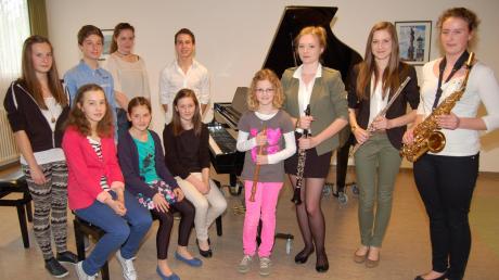 Ohne Stress und zum reinen Vergnügen für alle Mitwirkenden und Zuhörer gaben diese jungen Musikerinnen und Musiker der Antonio-Rosetti Musikschule ein Konzert mit ihren Prüfungsstücken. 
