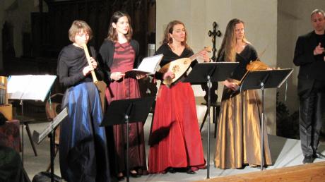 Absolut stilsicher und in überragender Perfektion, unterstützt von wunderbarer Akustik, präsentierten sich die Musikerinnen und Musiker von „la Reverdie – ensemble di musica medioevale“ in der Klosterkirche von Auhausen.  


