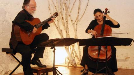 Mit Kammermusik der Extraklasse entführte das Duo Ariana Burstein (Cello) und Roberto Legnani (Gitarre) die Zuhörer in einem ausverkauften Konzertstadl in die Welt tonaler Impressionen von Irland bis Argentinien.   

