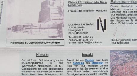 Die Banderole enthält eine Kurzbeschreibung zur Entstehung des Suevits und zur St.- Georgs-Kirche, ein Echtheitszertifikat, vom Nördlinger Oberbürgermeister unterschrieben, sowie einen Hinweis auf den Förderverein des Museums.  
