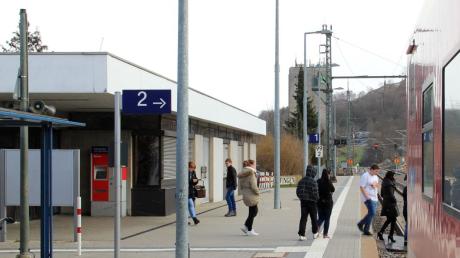 Im Internet bietet die Deutsche Bahn das Bahnhofsgebäude in Bopfingen zum Kauf an – 50000 Euro soll es kosten. 
