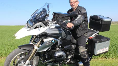 Noch ist Rudolf Eisenbart mit seinem Motorrad in Marktoffingen. In drei Wochen durchquert er zehn Länder und fährt 5000 Kilometer weit nach Marokko. 
