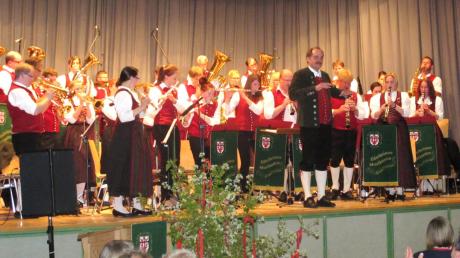 Das Frühjahrskonzert „Böhmische Perlen“ der Ederheimer Musikanten unter der Leitung von Klaus Klimek war ein erster Höhepunkt im Festreigen „90 Jahre Musikverein Ederheim“. 	 	