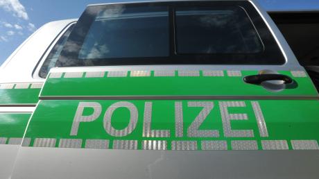 Die Polizei griff am Donnerstagabend in Nördlingen einen Mann auf, der seine Notdurft in einer Bankfiliale verrichtet hatte.