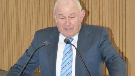 Günther Beckstein sprach im Genosaal der Raiffeisen-Volksbank Nördlingen.
