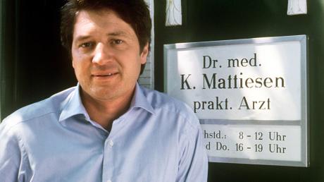 Die ZDF-Serie „Der Landarzt“ rund um den Mediziner Dr. Karsten Mattiesen (gespielt von Christian Quadflieg) unterhielt ein Millionenpublikum. Die Situation realer Landärzte hingegen ist weniger unterhaltsam: Immer weniger Mediziner sind bereit, für ihren Beruf aufs Land zu gehen.