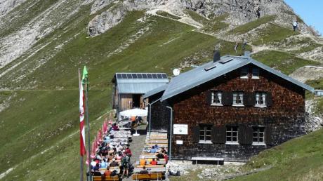 Die Nördlinger Hütte ist wieder geöffnet. Der Deutsche Alpenverein, Sektion Nördlingen, fährt am 10. Juli für einen Berggottesdienst nach Österreich. 	