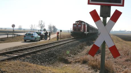 Ein Unfall hat sich am Bahnübergang zwischen Nördlingen und Oettingen ereignet. 