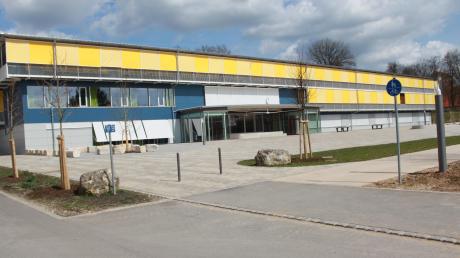 Am wird der neue Pausenhof an der Grund- und Mittelschule in Oettingen eingeweiht.