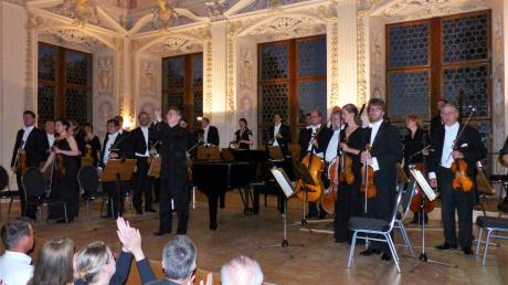 Applaus für Robert Levin und das Stuttgarter Kammerorchester: Die Internationale Rosetti-Gesellschaft konnte den Weltstar von Mozarts Klaviermusik ins Residenzschloss nach Oettingen holen. 
