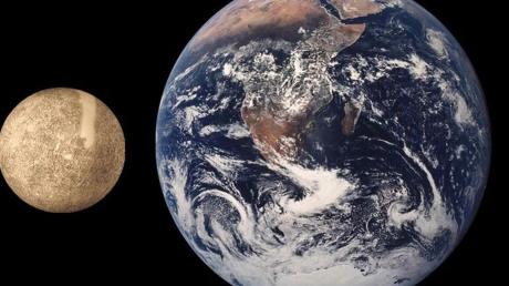 Vergleich von Merkur und Erde.  	