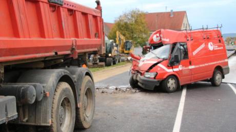 Bei einem Unfall in Möttingen wurde ein 35-Jähriger leicht verletzt.