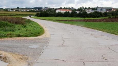 Im Vermögenshaushalt 2018 sind die Kosten für die Sanierung der Gemeindeverbindungsstraße zwischen Pflaumloch und Nähermemmingen eingeplant. 