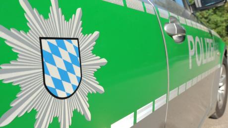 Ein Unbekannter hat einen Strommast in Appetshofen beschädigt. (Symbolbild)