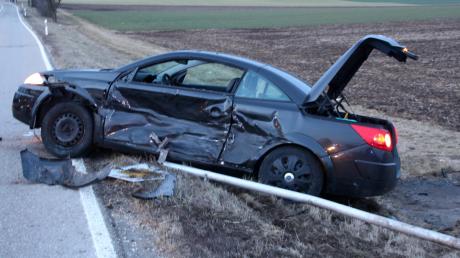 Bei Alerheim kam es am Sonntagabend zu einem Verkehrsunfall mit vier Verletzten. Eine 56-Jährige übersah ein Auto mit drei Personen. 