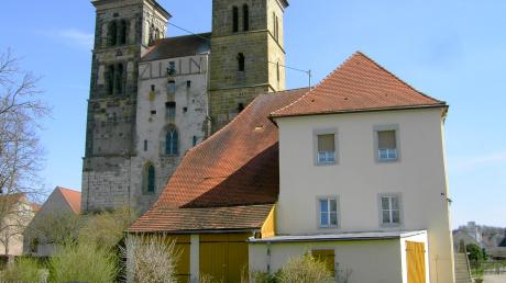 Die ehemalige Residenz der Äbte zu Auhausen: ein denkmalschützerisches Kleinod mit sozialer, kultureller und politischer Verantwortung für die Gemeinde Auhausen neben der Klosterkirche. 	