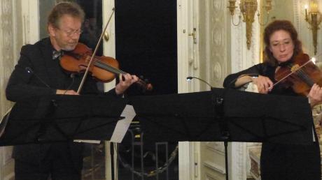 Zum Auftakt der diesjährigen Internationalen Rosetti-Festtage im Ries fand im Amerdinger Schloss ein Kammerkonzert mit dem Streicherduo Barbara und Ingolf Turban statt. Ein breites Band geigerischer Köstlichkeiten aus verschiedenen Musikepochen wurde für ein begeistertes Publikum geboten. 	