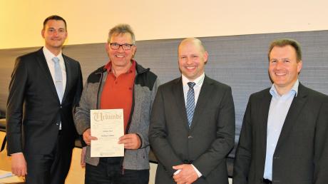 Bei der dritten Generalversammlung der Qualitätstrocknung waren Simon Burkhard (von links), der Geehrte Christian Murr, Matthias Kleemann und Christian Scheuerlein. 	 	
