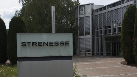 Die Strenesse New GmbH hat beim Amtsgericht Nördlingen Insolvenz in Eigenverantwortung beantragt. Dem wurde stattgegeben. Die Mitarbeiter wurden in einer Versammlung informiert. 