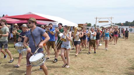 Blasmusik-Fans feiern 2019 beim Blasius-Festival. Ob es dieses Jahr stattfindet, ist bislang ungewiss.