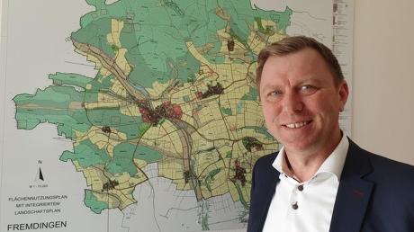 Bürgermeister Frank Merkt ist der einzige Kandidat für Fremdingen. In der neuen Wahlperiode muss der Gemeinderat einen Grundsatzbeschluss zu Freiflächen-Photovoltaikanlagen treffen. 	