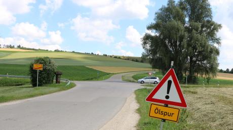 Die Kreuzung zwischen Hürnheim und Schmähingen soll entschärft werden. Dafür werden Sichtschutzwände eingesetzt. 