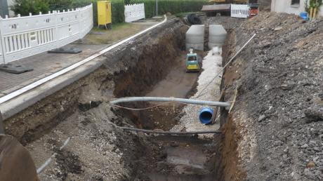 Die laufende Sanierung der Entwässerungskanäle in der Klosterstraße in Auhausen ist der Auftakt zu weiteren Sanierungsmaßnahme und wird zugleich die kommende Gebührenkalkulation beeinflussen. 	
