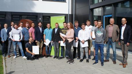 98 Schülerinnen und Schüler wurden an der staatlichen Berufsschule in Nördlingen verabschiedet.