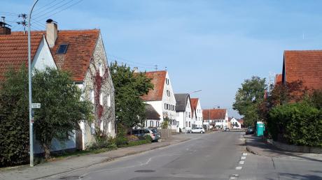 Im kommenden Jahr wird der Landkreis die Jahnstrasse und deren Fortsetzung, die Raiffeisenstraße, in Deiningen grundlegend sanieren.  	