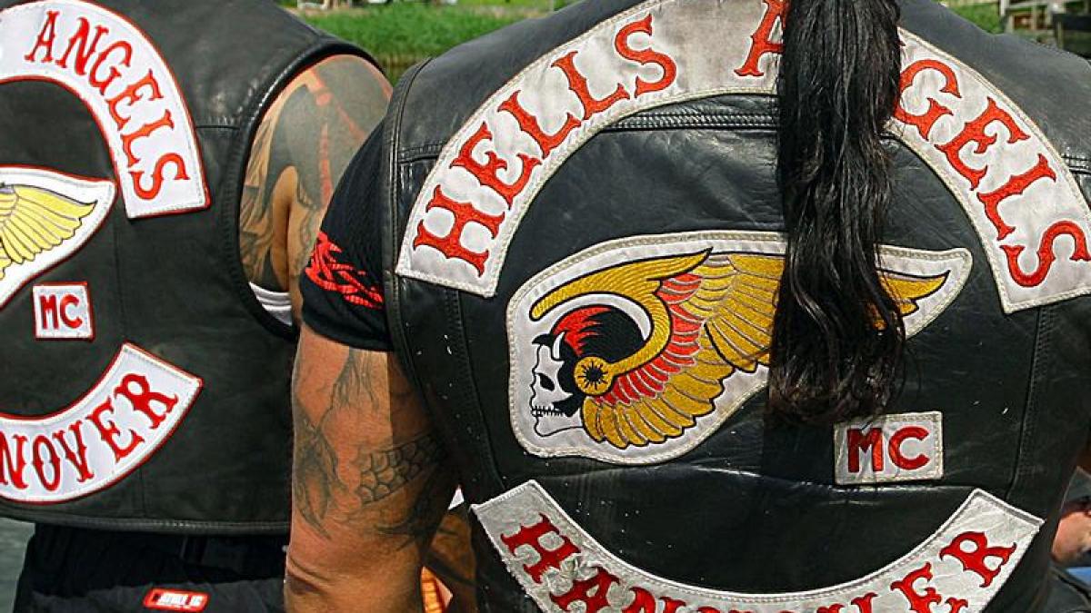 Rocker: Razzia gegen "Hells Angels": Waffen und Anabolika gefunde...