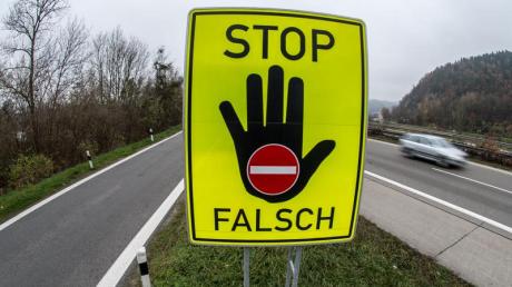 Auf der Autobahn bei Günzburg war am Sonntag ein Falschfahrer unterwegs. 