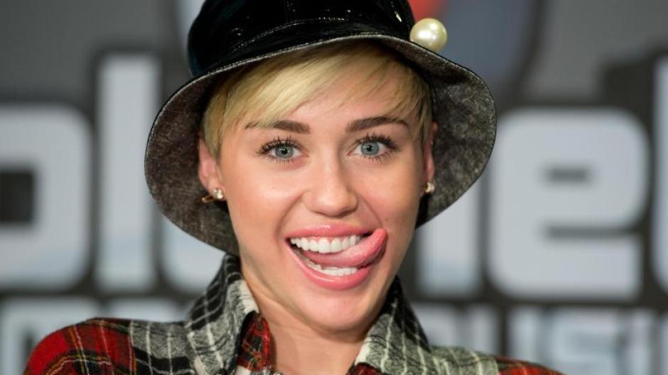 Porno Miley Cyrus - Schon wieder: Miley Cyrus nackt?: Lukratives Angebot: Bekommt Miley Cyrus  einen eigenen Porno? | Augsburger Allgemeine