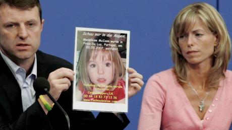 Kate und Gerry McCann mit einem Foto ihrer Tochter Madeleine.