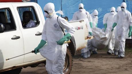Die Epidemie Ebola breitet sich immer weiter aus. Auch Ärzte und Krankenschwestern infizieren sich mit der tödlichen Krankheit.