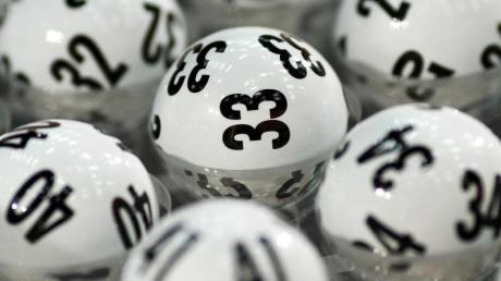 Wenn beim Lotto am Mittwoch die richtigen Lottozahlen für Sie fallen und Sie den Jackpot knacken, gewinnen Sie eine Million Euro.