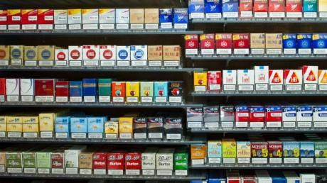 Tabakwaren im Wert von mehreren tausend Euro haben Einbrecher in Stengelheim erbeutet.