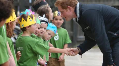 Harry of Wales beim Besuch einer Schule in Neuseeland. Der Bruder von Prinz William hätte gerne eigene Kinder.