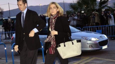 Die spanische Infantin Cristina und ihr Ehemann Inaki Urdangarin auf dem Weg zum Gerichtssaal in Palma de Mallorca.