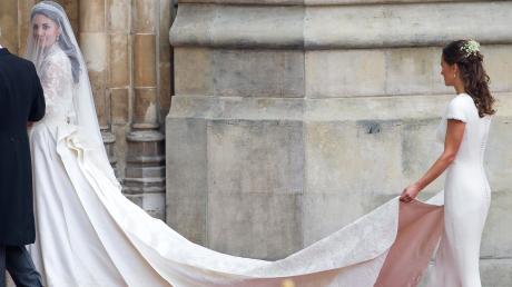 Kate Middleton und ihre Schwester Pippa bei der royalen Hochzeit 2011. Pippas Po war nach der Hochzeit Gesprächsthema Nummer 1. 