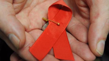 In Paris haben sich internationale HIV-Forscher zusammengefunden. Vor ihrem Treffen forderten sie eine ausreichende Finanzierung im Kampf gegen den Aids-Erreger.