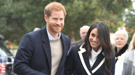 Prinz Harry und seine Verlobte, die US-Schauspielerin Meghan Markle, machen einen Rundgang in Birmingham.