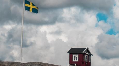 Hübsche Häuschen, Natur, Einsamkeit: Das verbinden Urlauber mit Schweden. Viele Einwohner sehen die Idylle bedroht. Die einen von Asylbewerbern, die anderen von Rechtspopulisten. 