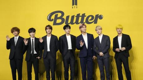 Die südkoreanische K-Pop-Band BTS gewinnt drei Preise bei den American Music Awards.