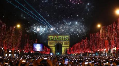 Als die Welt noch in Ordnung war: Paris begrüßt das Jahr 2020.